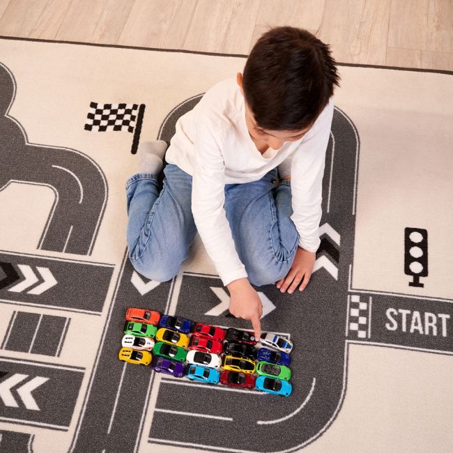 Set masinute Majorette Porsche Discovery cu 22 masinute