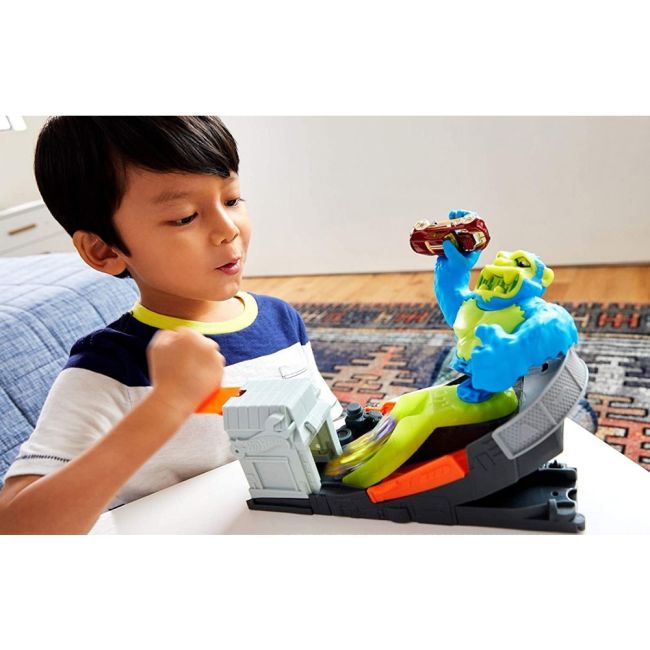 Pista de masini Hot Wheels by Mattel Toxic Ape Attack cu masinuta