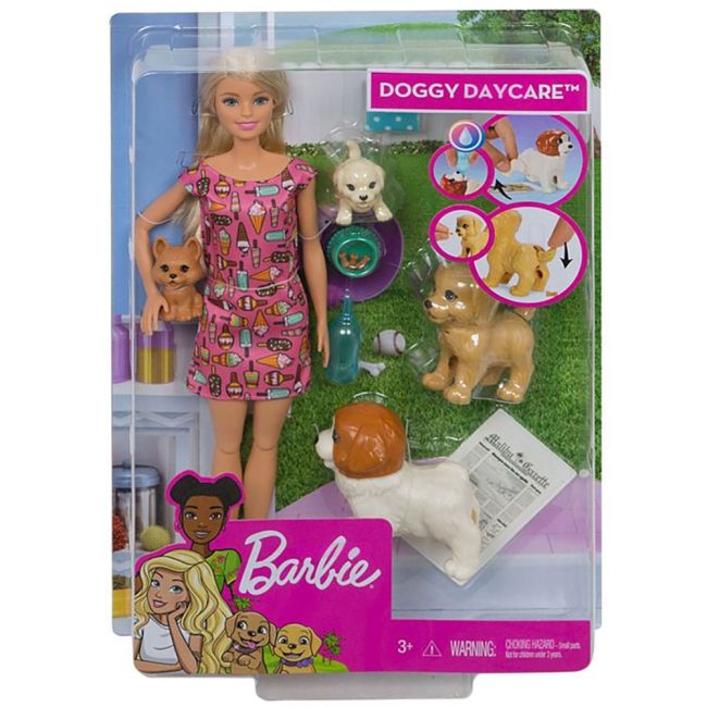 Set Barbie by Mattel Family papusa cu 4 catelusi si accesorii