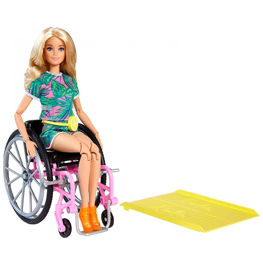 Papusa Barbie by Mattel Fashionistas papusa GRB93 in scaun cu rotile si rampa Accesorii